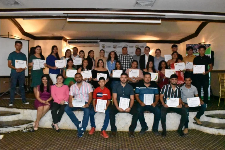 38 JÓVENES MIGRANTES RETORNADOS FINALIZAN CURSOS TÉCNICOS