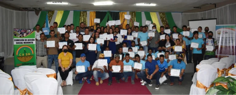 63 JÓVENES MIGRANTES RETORNADOS DEL MUNICIPIO DE YORO SON EGRESADOS DE FORMACIÓN TÉCNICA VOCACIONAL